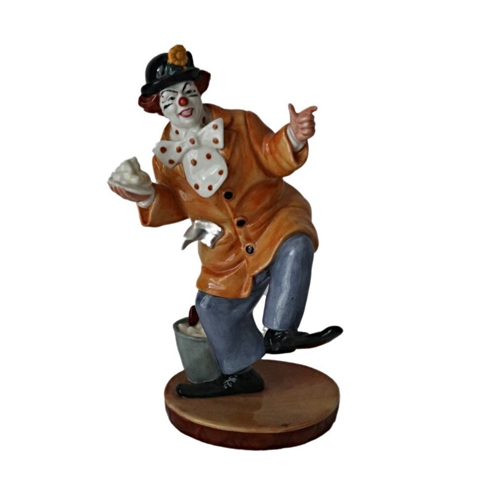Vintage Retired Royal Doulton "The Clown" HN 2890 (Pie Thrower) Figurine
